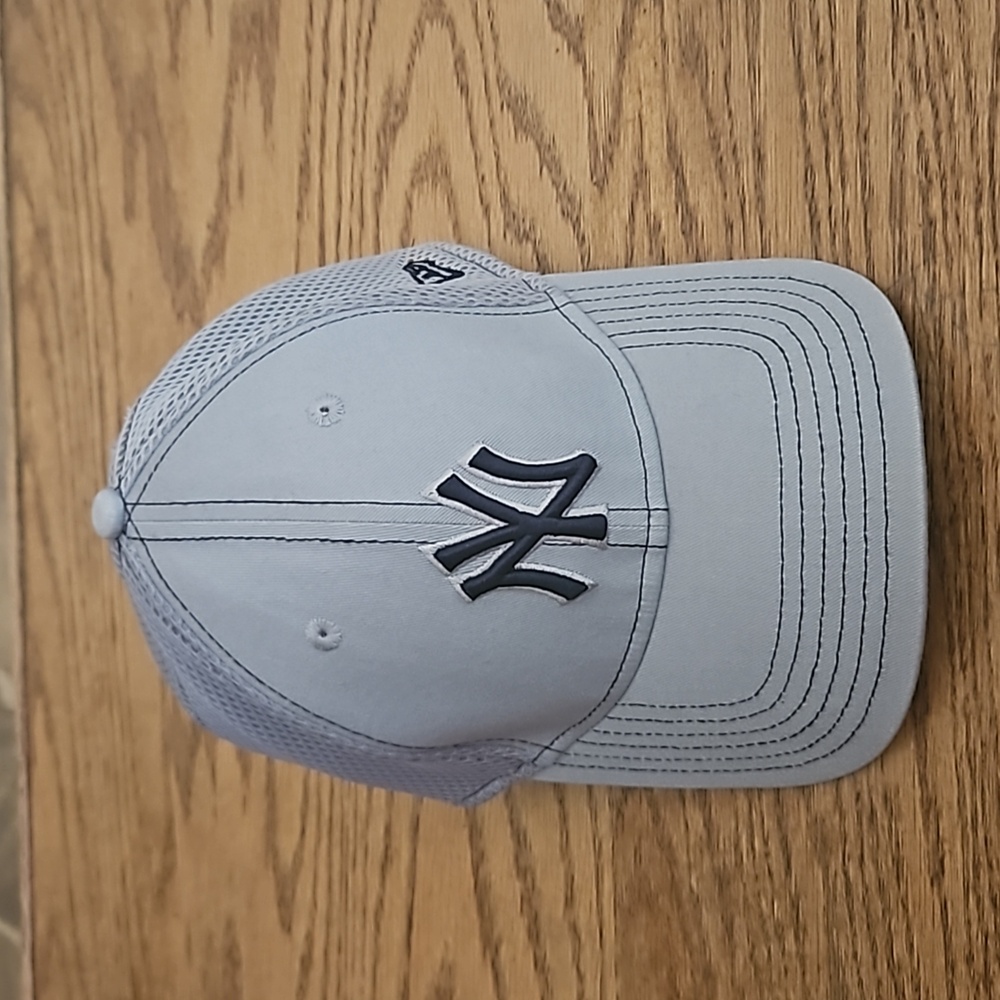 NY Yankees MLB New Era 39thirty Gray Flexfit Hat/ baseball cap - M/L